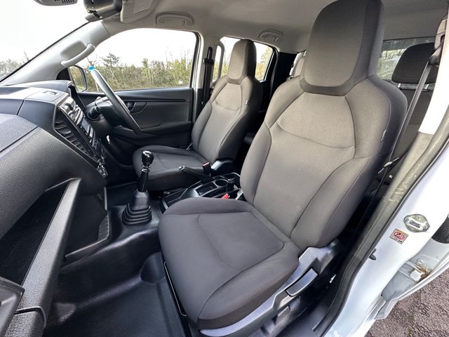 2021 ISUZU D-MAX - Photo 5