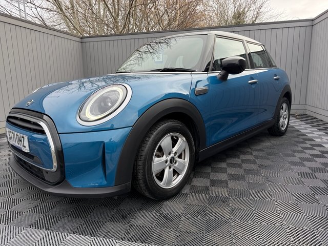 2022 MINI HATCH