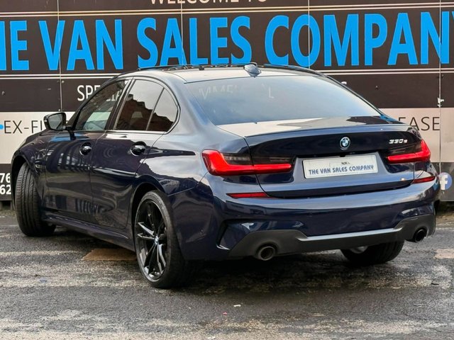 2022 BMW 3 SERIES - Photo 4