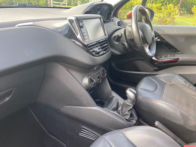 2016 PEUGEOT 208 1.2 PureTech Roland Garros Hatchback 5dr Petrol Manual Euro 6 (s/s) (110 ps) - Photo 12