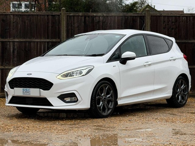 2018 Ford Fiesta - Photo 2