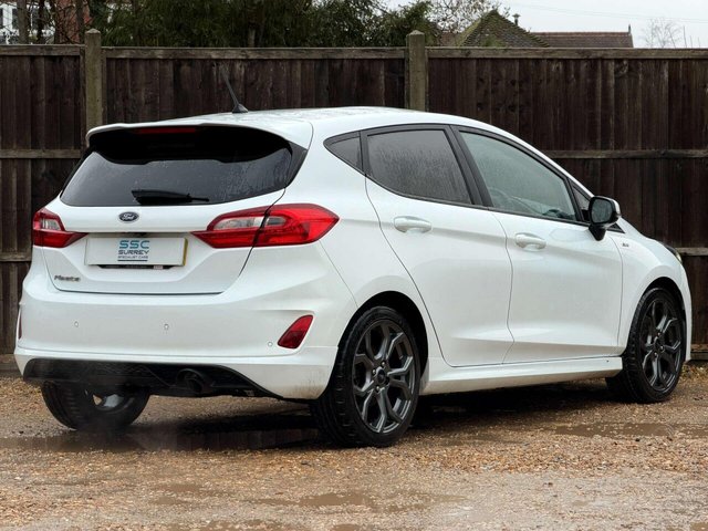 2018 Ford Fiesta - Photo 3