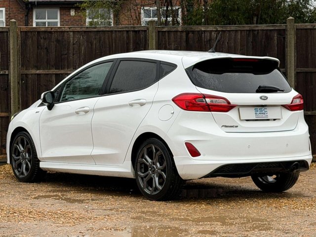 2018 Ford Fiesta - Photo 4