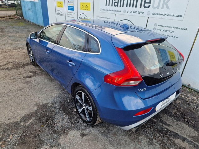 2016 VOLVO V40 - Photo 10