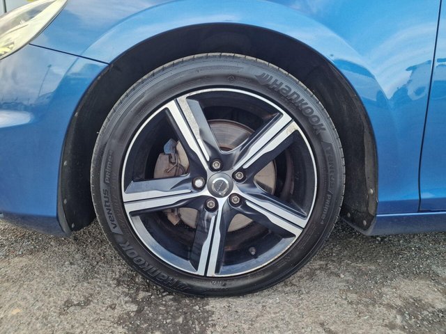 2016 VOLVO V40 - Photo 9