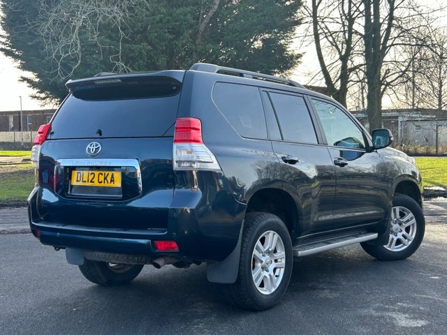 View our TOYOTA LAND CRUISER