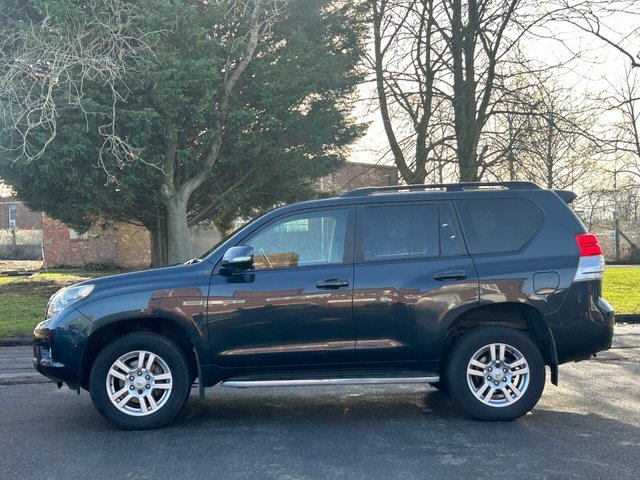 View our TOYOTA LAND CRUISER