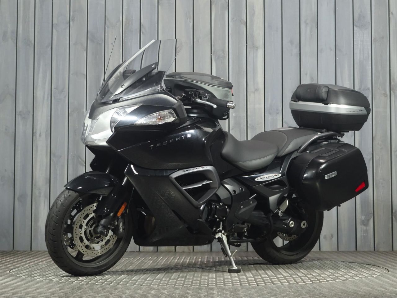 TRIUMPH TROPHY 1200