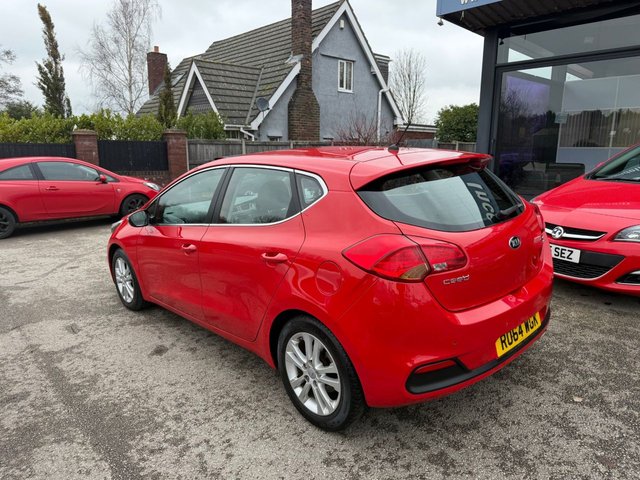 2014 KIA CEED 1.6 CRDi EcoDynamics 2 Hatchback 5dr Diesel Manual Euro 5 (s/s) (126 bhp) - Photo 3