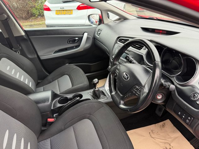 2014 KIA CEED 1.6 CRDi EcoDynamics 2 Hatchback 5dr Diesel Manual Euro 5 (s/s) (126 bhp) - Photo 8