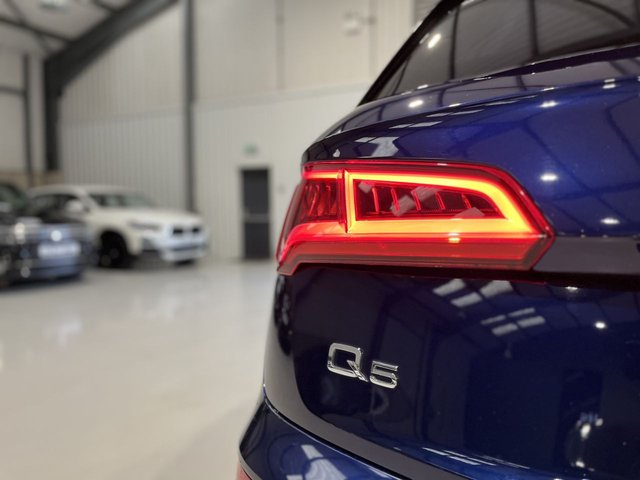 AUDI Q5 2.0 TFSI S line SUV 5dr Petrol S Tronic quattro Euro 6 (s/s) (252 ps) - Photo 8