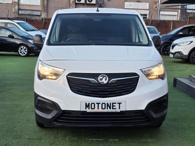 2021 VAUXHALL COMBO 1.5 Turbo D 2300 Dynamic Panel Van 4dr Diesel Manual L2 H1 Euro 6 (100 ps) - Photo 4