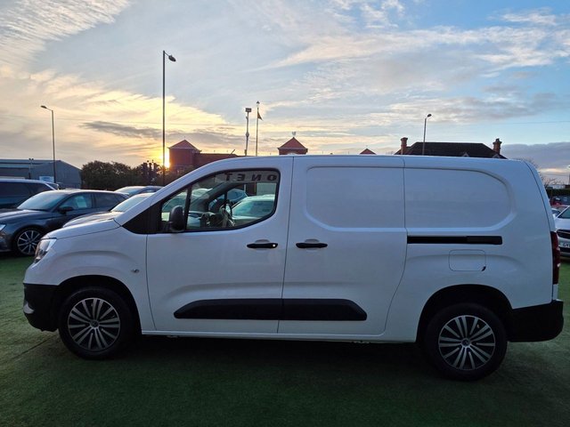 2021 VAUXHALL COMBO 1.5 Turbo D 2300 Dynamic Panel Van 4dr Diesel Manual L2 H1 Euro 6 (100 ps) - Photo 6