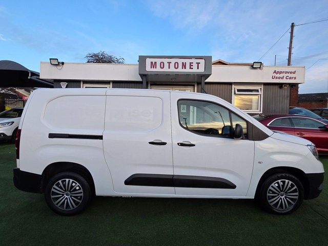 2021 VAUXHALL COMBO 1.5 Turbo D 2300 Dynamic Panel Van 4dr Diesel Manual L2 H1 Euro 6 (100 ps) - Photo 9
