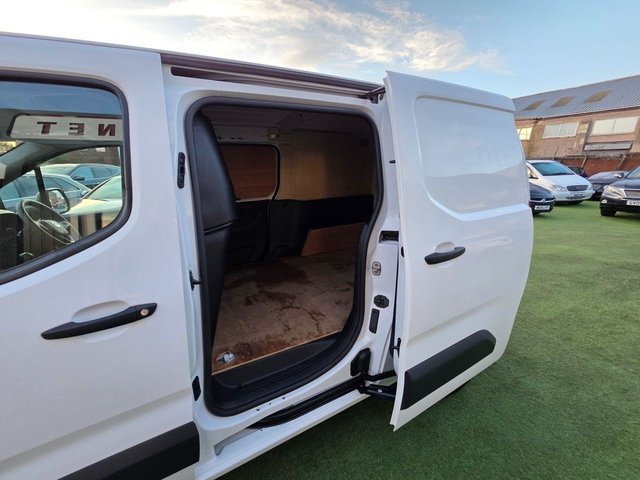 2021 VAUXHALL COMBO 1.5 Turbo D 2300 Dynamic Panel Van 4dr Diesel Manual L2 H1 Euro 6 (100 ps) - Photo 12