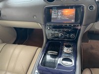 USED 2010 10 JAGUAR XJ 3.0d V6 Portfolio Saloon 4dr Diesel Auto Euro 5 (275 ps) 
