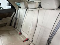 USED 2010 10 JAGUAR XJ 3.0d V6 Portfolio Saloon 4dr Diesel Auto Euro 5 (275 ps) 
