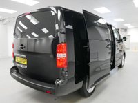USED 2022 22 VAUXHALL VIVARO 3100 2.0 D 145 BHP L2  ELITE AUTOMATIC CREW 6 SEATER ( NO VAT ) AUTOMATIC | 6 SEATS | L2 LONG | NO VAT !