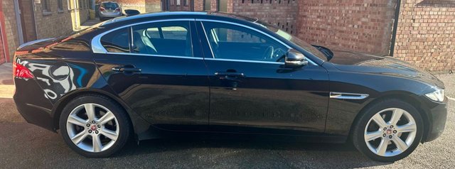 2016 JAGUAR XE 2.0d Portfolio Saloon 4dr Diesel Auto AWD Euro 6 (s/s) (180 ps) - Photo 3