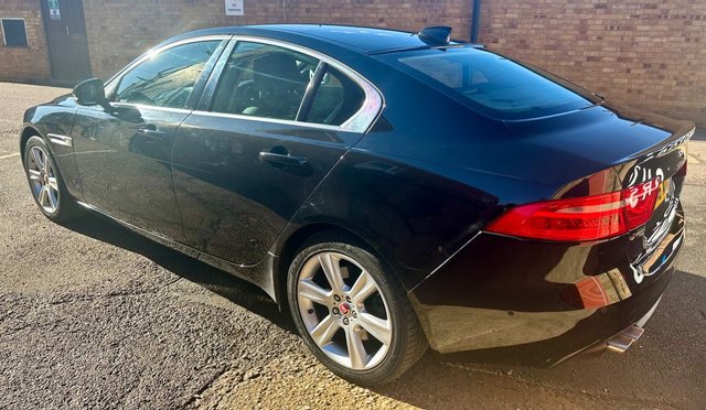 2016 JAGUAR XE 2.0d Portfolio Saloon 4dr Diesel Auto AWD Euro 6 (s/s) (180 ps) - Photo 7