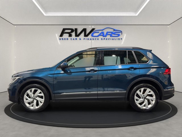 2022 Volkswagen Tiguan 1.5L Life 5dr - Photo 2