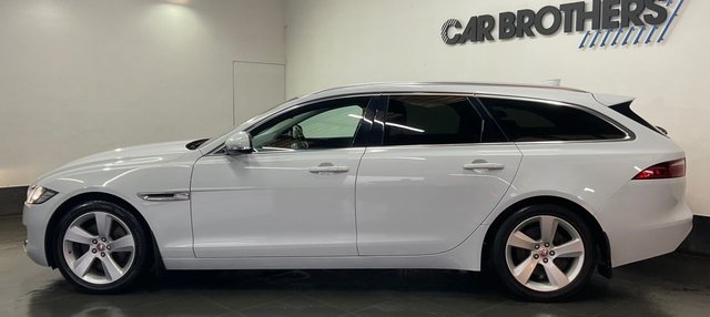 2019 JAGUAR XF 2.0i Portfolio GPF Sportbrake 5dr Petrol Auto Euro 6 (s/s) (250 ps) - Photo 4