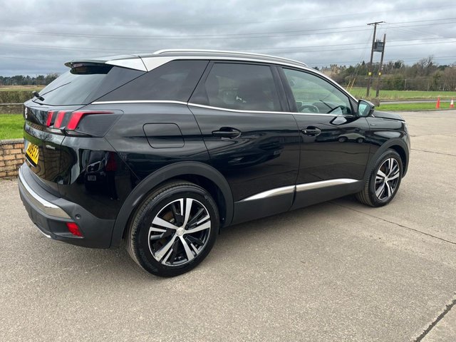 2019 PEUGEOT 3008 - Photo 3