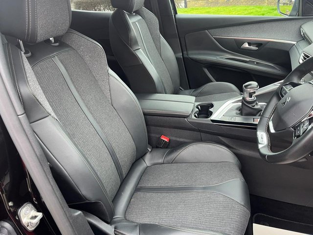 2019 PEUGEOT 3008 - Photo 9