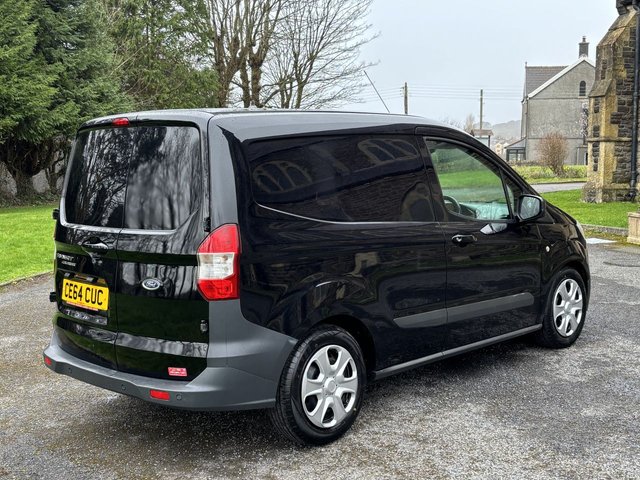 2015 Ford Transit Courier 1.5L Trend 5dr - Photo 3