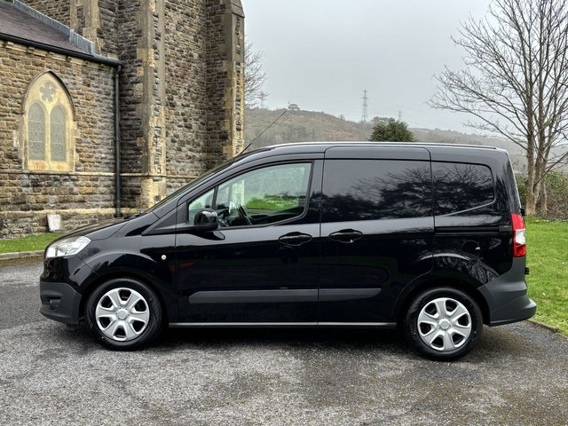 2015 Ford Transit Courier 1.5L Trend 5dr - Photo 8