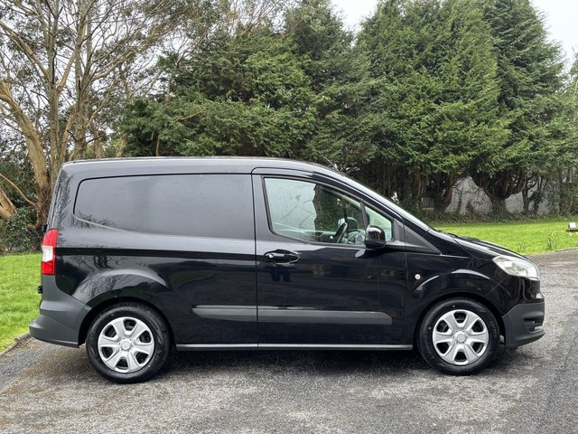 2015 Ford Transit Courier 1.5L Trend 5dr - Photo 2
