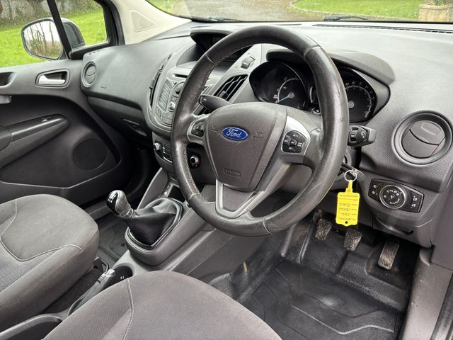 2015 Ford Transit Courier 1.5L Trend 5dr - Photo 10