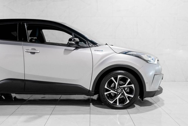 2017 Toyota C-HR 1.8L Dynamic 5dr - Photo 11