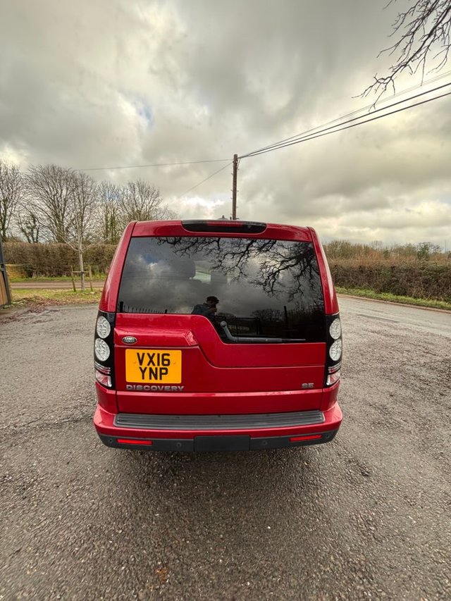 View our LAND ROVER DISCOVERY 4