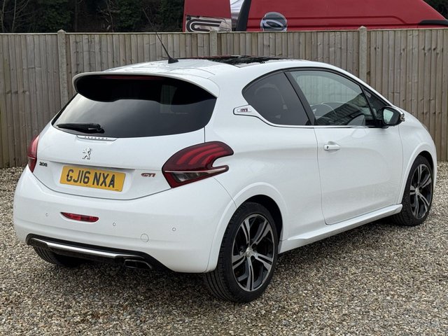 2016 PEUGEOT 208 - Photo 5