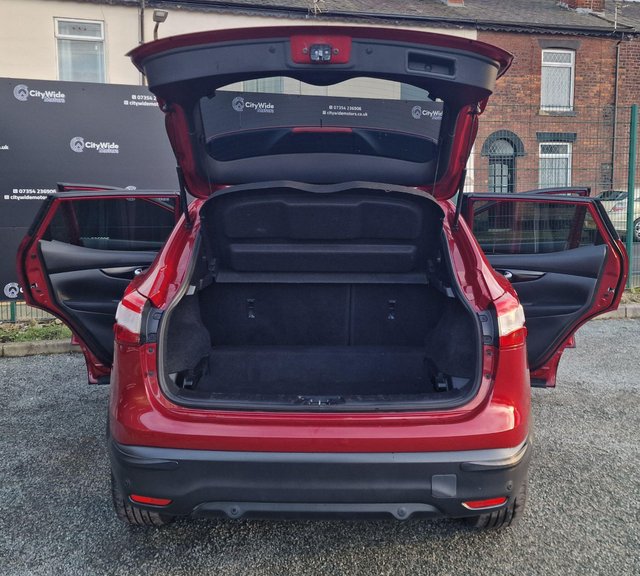 2016 NISSAN QASHQAI 1.2 DIG-T N-Connecta 2WD Euro 6 (s/s) 5dr - Photo 9