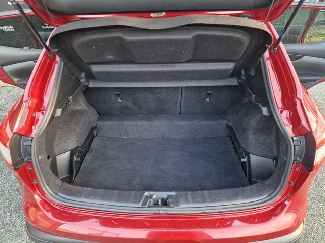 2016 NISSAN QASHQAI 1.2 DIG-T N-Connecta 2WD Euro 6 (s/s) 5dr - Photo 10