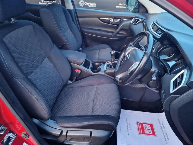 2016 NISSAN QASHQAI 1.2 DIG-T N-Connecta 2WD Euro 6 (s/s) 5dr - Photo 12