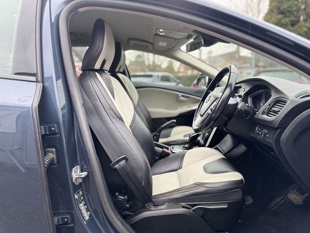 2018 VOLVO V40 CROSS COUNTRY 1.5 T3 Pro Hatchback 5dr Petrol Auto Euro 6 (s/s) (152 ps) - Photo 12