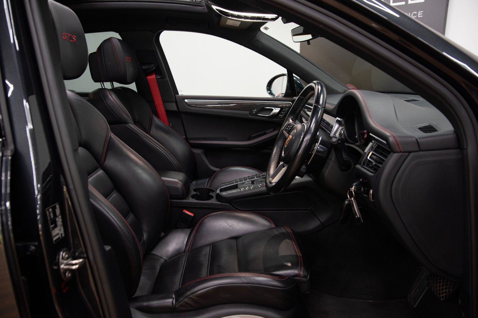 USED 2021 21 PORSCHE MACAN 2.9T V6 GTS SUV  