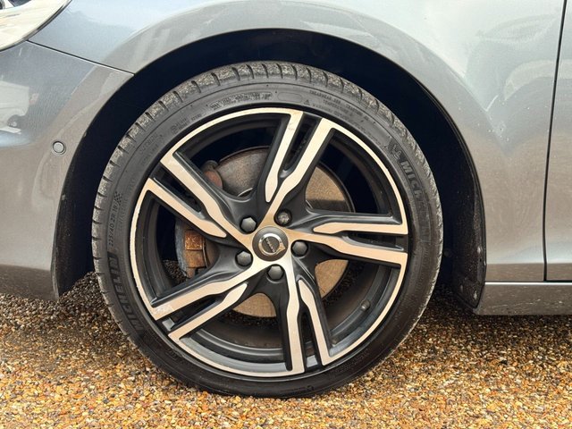 2018 VOLVO V40 1.5 T3 R-Design Pro Hatchback 5dr Petrol Auto Euro 6 (s/s) (152 ps) - Photo 12