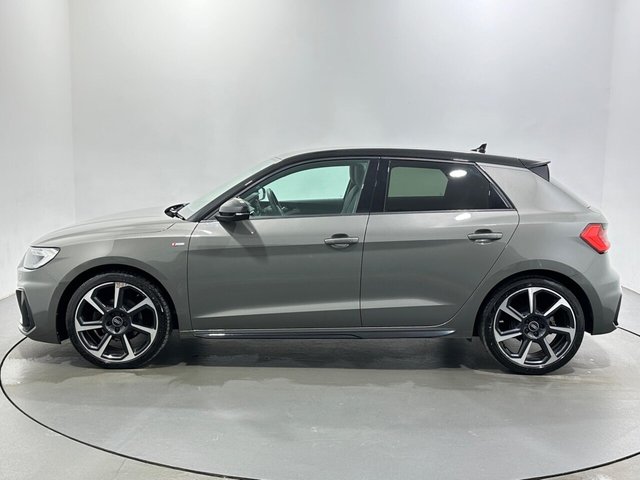 2022 Audi A1 - Photo 5