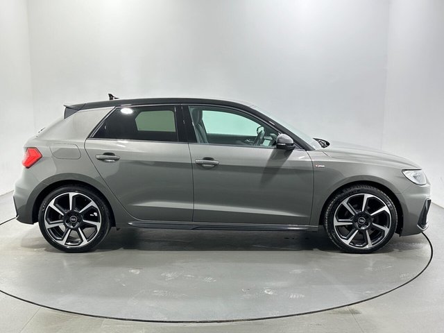 2022 Audi A1 - Photo 9