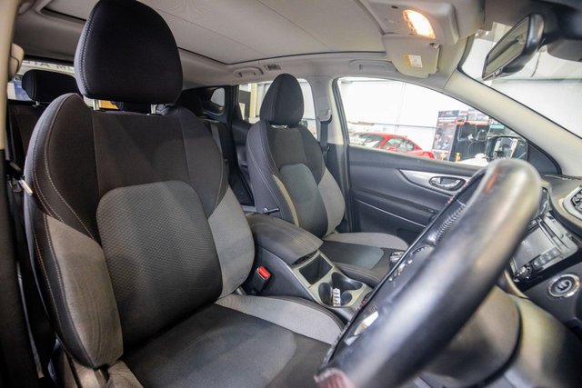 2018 Nissan Qashqai 1.2L N-Connecta 5dr - Photo 3