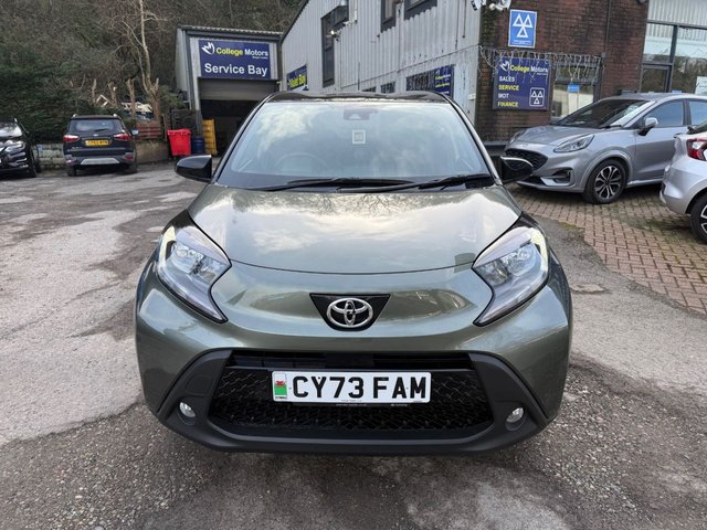 2023 TOYOTA AYGO X 2023/73 1.0 VVT-i Edge Hatchback 5dr Petrol x-shift Euro 6 (s/s) (72 ps), Only 14000 miles, Auto - Photo 2