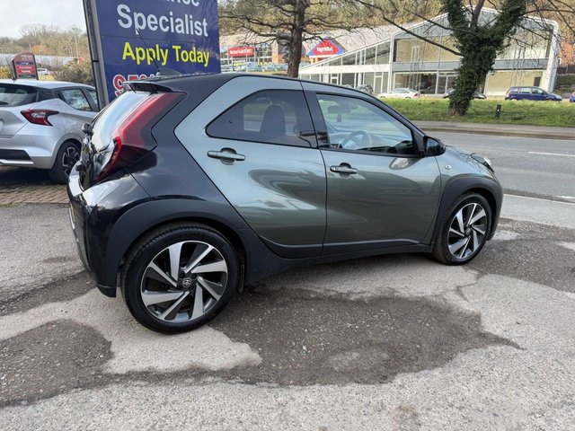 2023 TOYOTA AYGO X 2023/73 1.0 VVT-i Edge Hatchback 5dr Petrol x-shift Euro 6 (s/s) (72 ps), Only 14000 miles, Auto - Photo 5