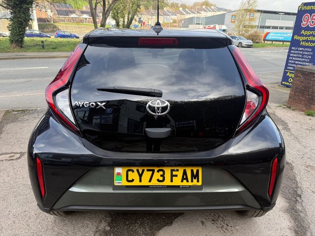 2023 TOYOTA AYGO X 2023/73 1.0 VVT-i Edge Hatchback 5dr Petrol x-shift Euro 6 (s/s) (72 ps), Only 14000 miles, Auto - Photo 6