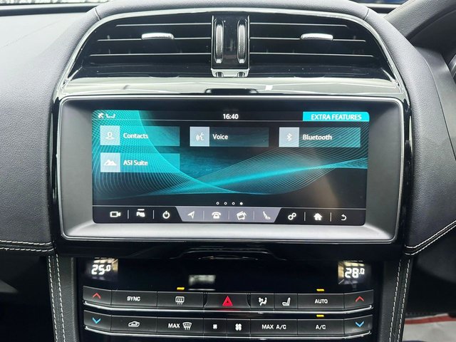 2019 Jaguar F-Pace 2L R-Sport 5dr - Photo 11