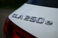 USED 2021 21 MERCEDES-BENZ GLA 1.3 GLA250e 15.6kWh Exclusive Edition SUV 5dr Petrol Plug-in Hybrid 8G-DCT Euro 6 (s/s) (218 ps) DIGITAL WHITE METALLIC PAINTWORK + APPLE CARPLAY + REVERSE CAMERA + HEATED SEATS