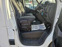 USED 2021 71 RENAULT MASTER White 2.3 dCi Euro 6 Low Loader, 72,000 miles, ULEZ compliant, 6-Speed manual, Bluetooth, DAB, Auto headlights and much more! Final Plus VAT @ 20%! This 2021 Renault Master presents an excellent ownership proposition, having been meticulously maintained by a single owner from new. This Business Platform Cab variant, with its 2.3 litre dCi diesel engine producing a robust 133 bhp, is a Euro 6 compliant model, ensuring efficient performance. It comes with a full service history, guaranteeing its upkeep, and will be supplied with a fresh 12 months MOT for your peace of mind. For your entertainment and connectivity needs, the Master is equipped